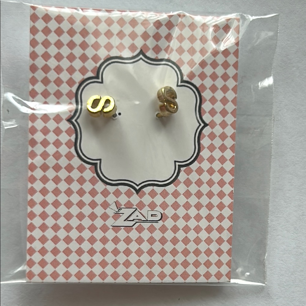 Zad Gold S Letter Earrings 12$